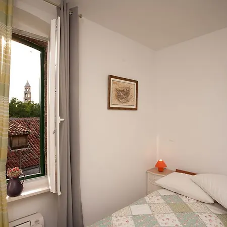 ルームズ スプリット ペゼリ 4*